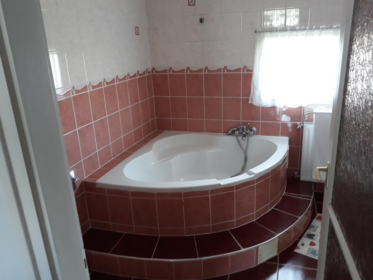 Rozsa Apartman Lenti Buitenkant foto