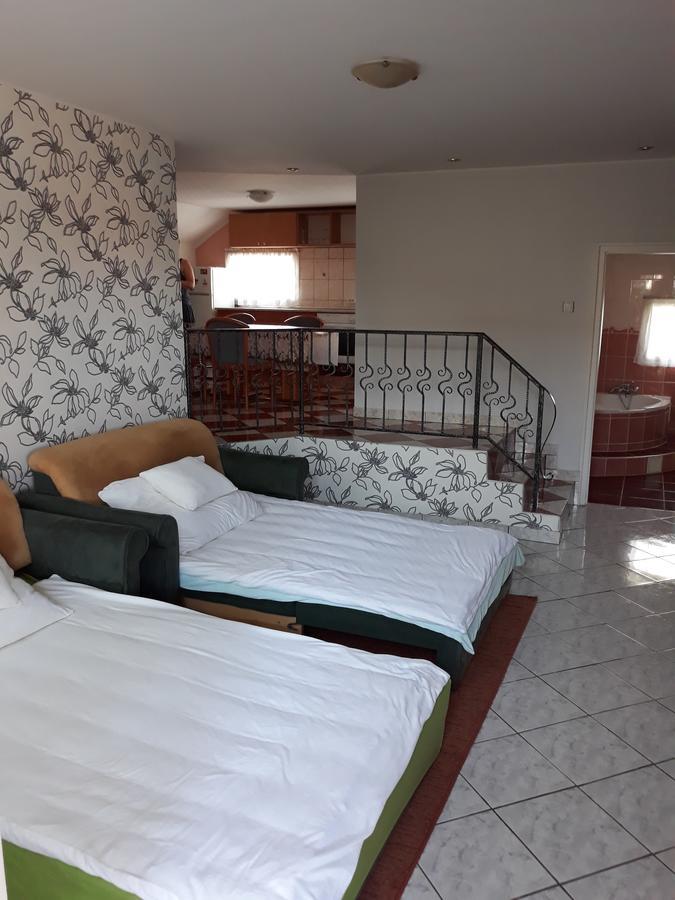 Rozsa Apartman Lenti Buitenkant foto